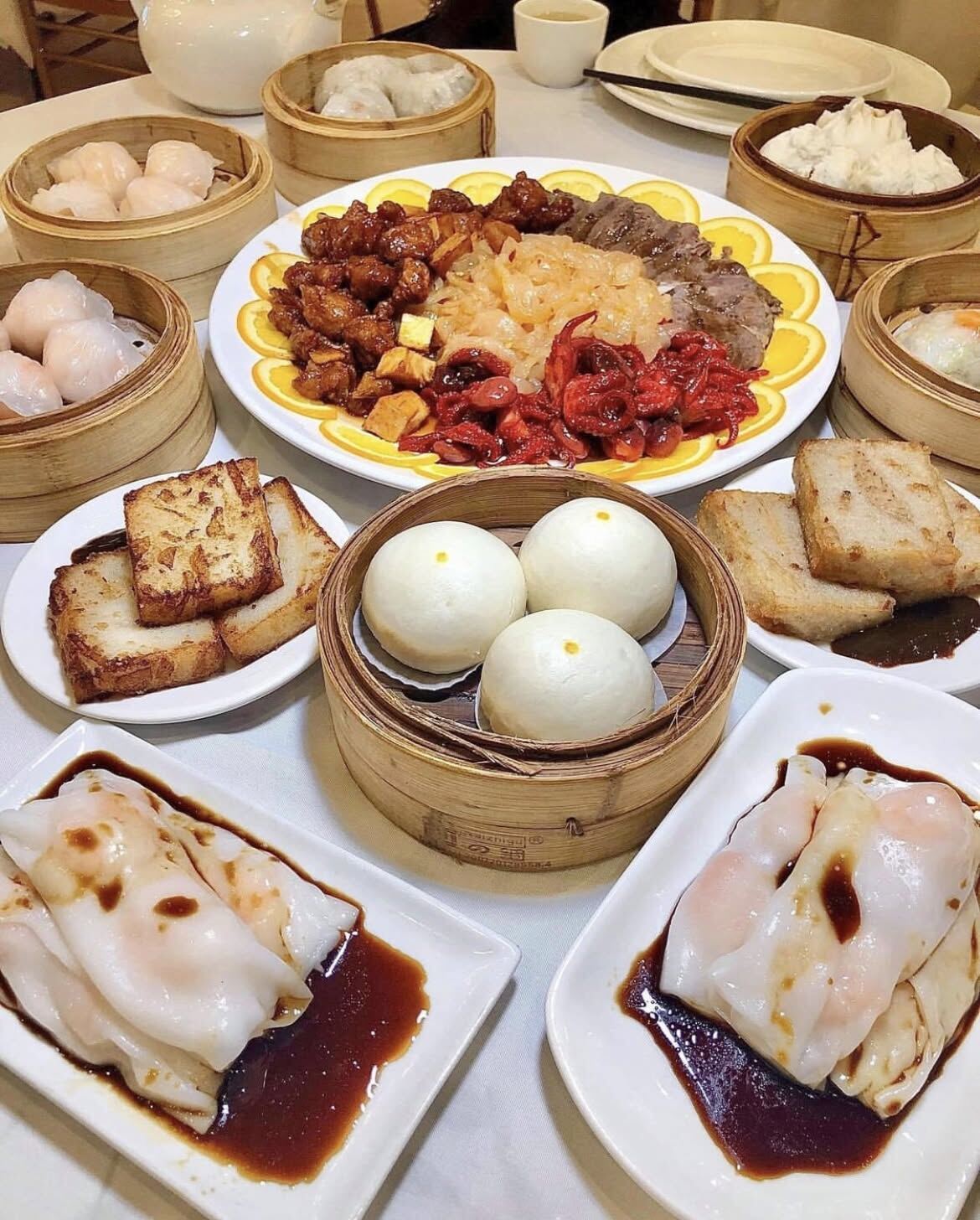 肠粉叉烧包与早茶小菜
